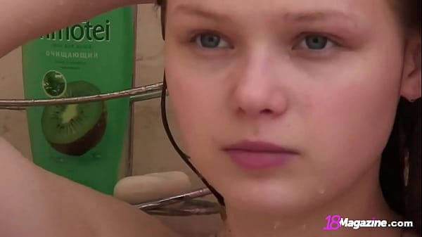 คลิปหีสาวสวยวัยรุ่นสาวเเก้ผ้าอาบน้ำ